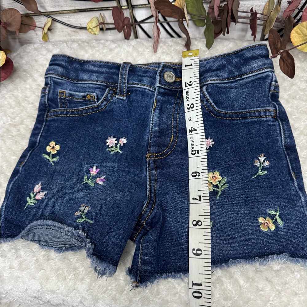JUMPING BEANS | Flower Embroidered Denim Shorts - Picture 8 of 9